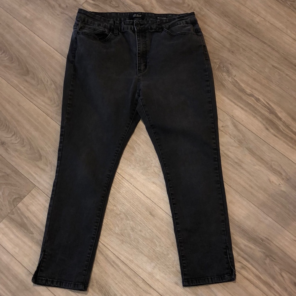 Judy Blue Crop Straight Fit Black Pant SZ 1XL